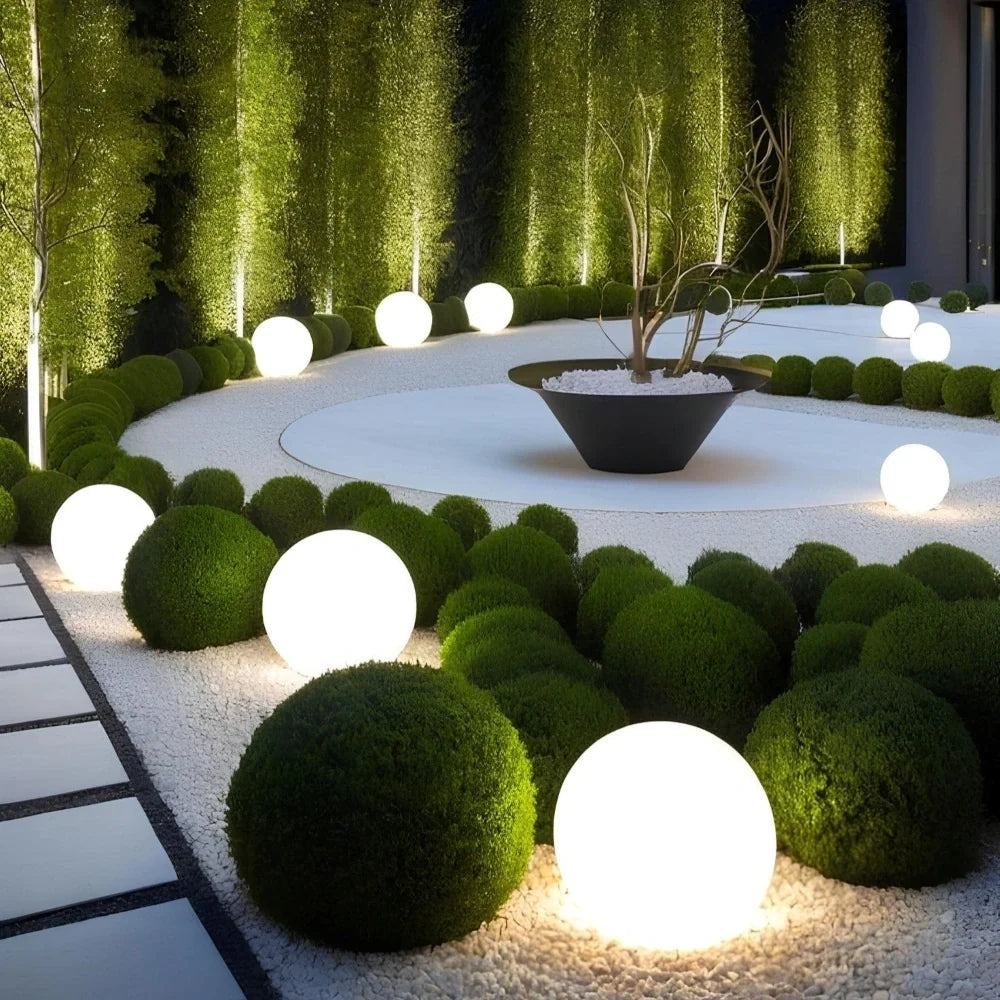 Kugleformet LED-lampe med 16 farver og fjernbetjening