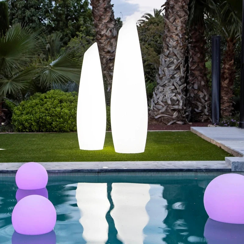 Kugleformet LED-lampe med 16 farver og fjernbetjening