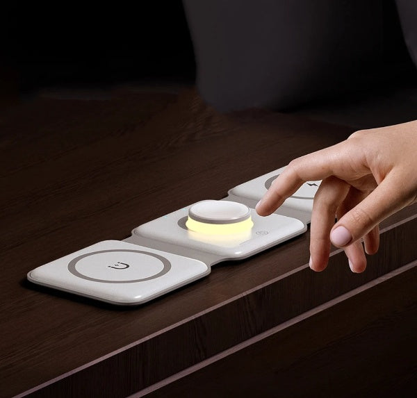 Foldbar 3-i-1 trådløs oplader med USB-C til mobil, ur og øretelefoner