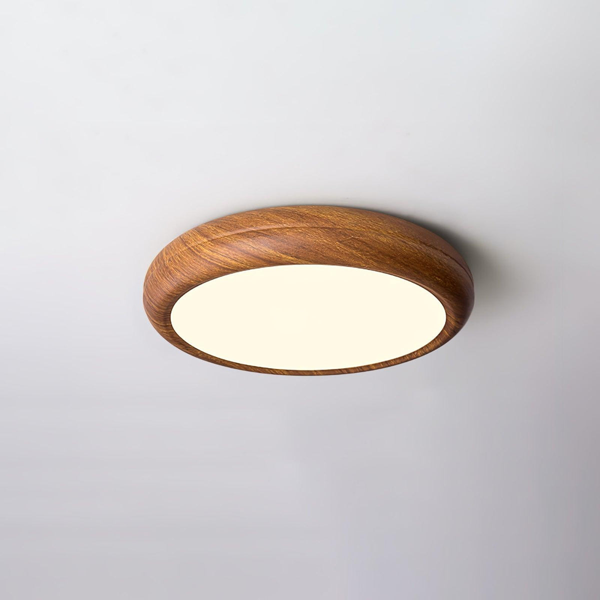 Nordisk loftlampe i træ