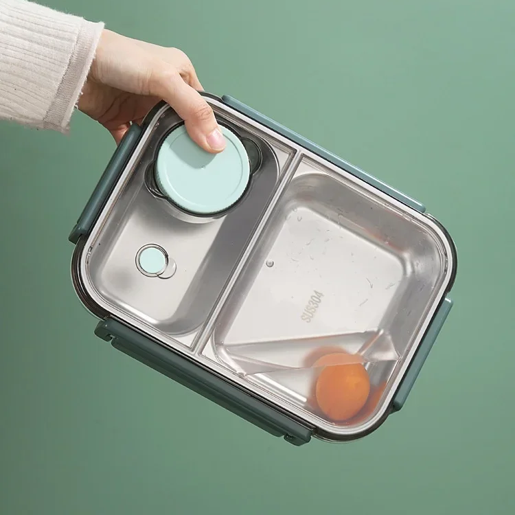 Bento-madkasse med tre rum i rustfrit stål og tætsluttende låg