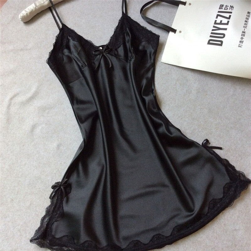 Nattøj til kvinder med blonder - Satin Lace Chemise Barbie Look