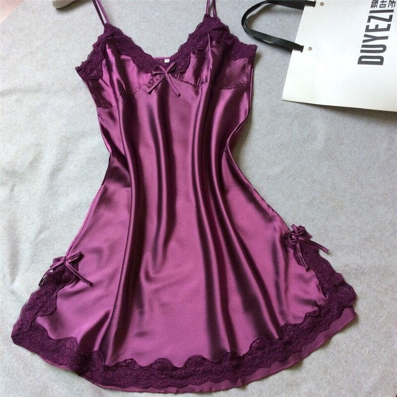 Nattøj til kvinder med blonder - Satin Lace Chemise Barbie Look